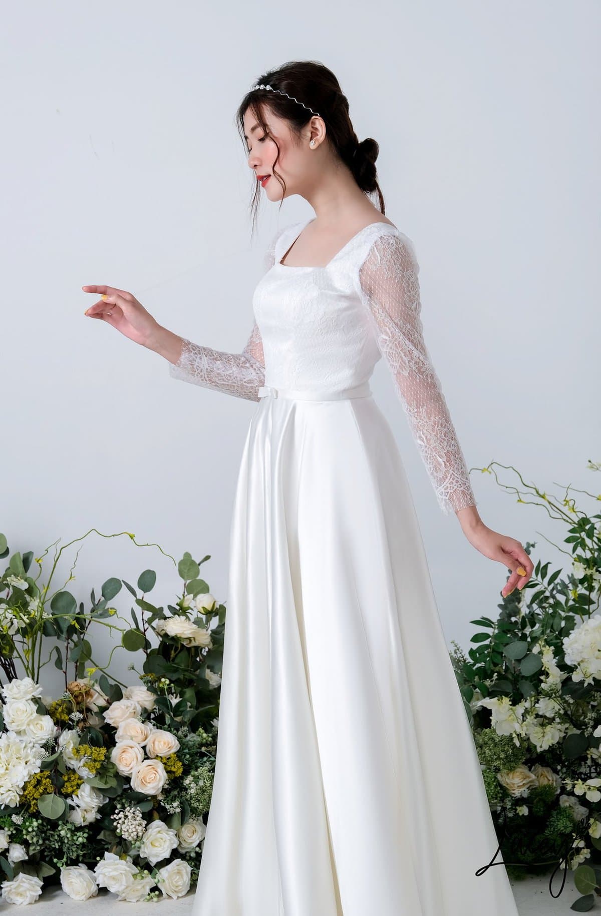 Váy cưới Xenia chất liệu vải satin